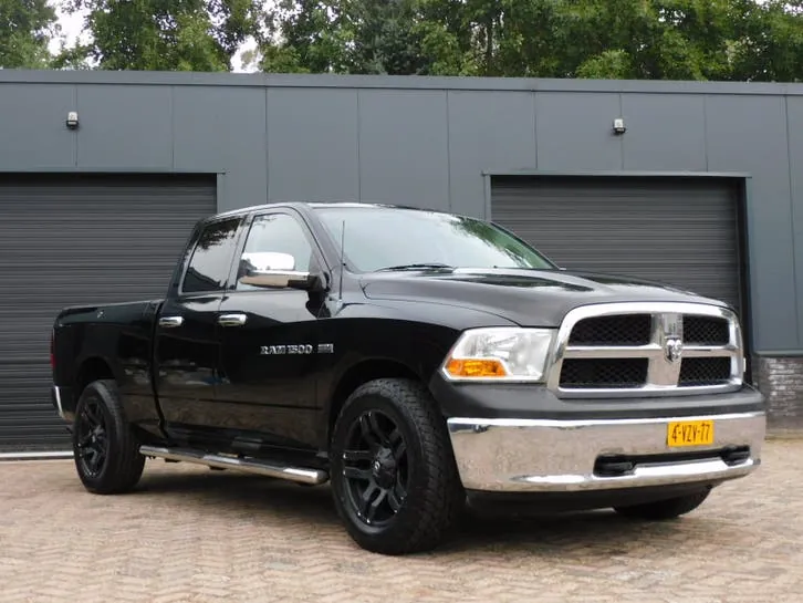 Dodge Ram 1500 2013 photo 2