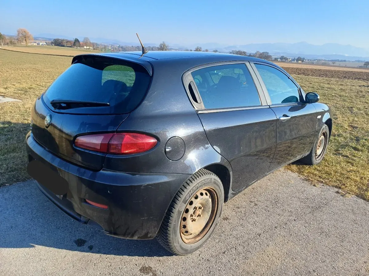 Alfa Romeo 147 2008 photo 3