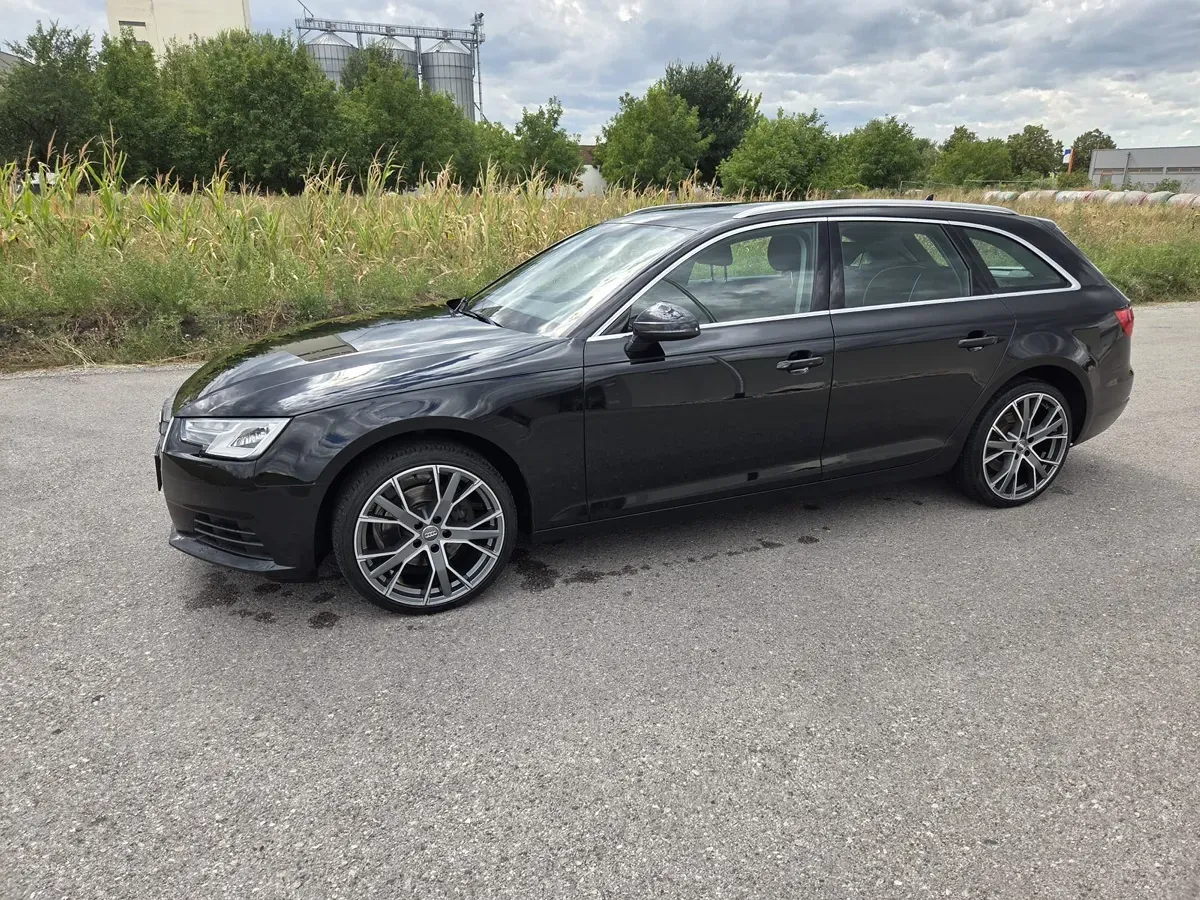 Audi A4 2018 photo 2