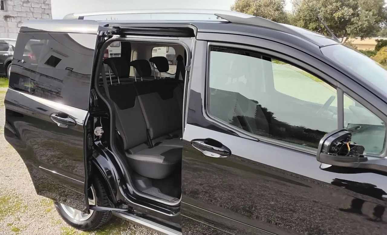 Ford Tourneo Courier 2017 photo 5