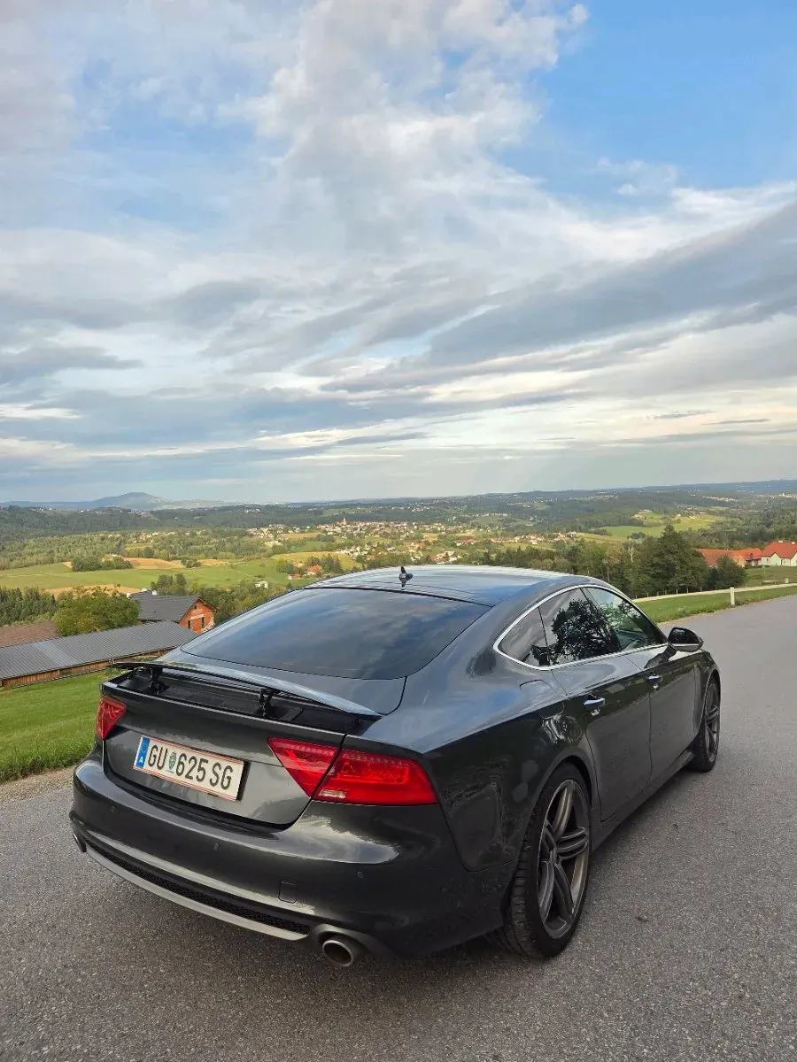 Audi A7 2011 photo 2