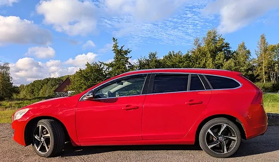 Volvo V60 2013 photo 2