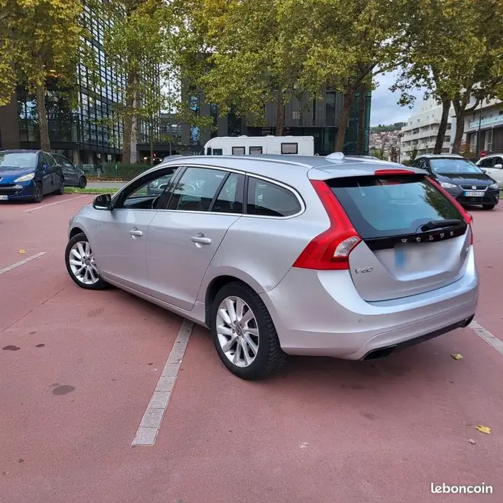 Volvo V60 2014 photo 2