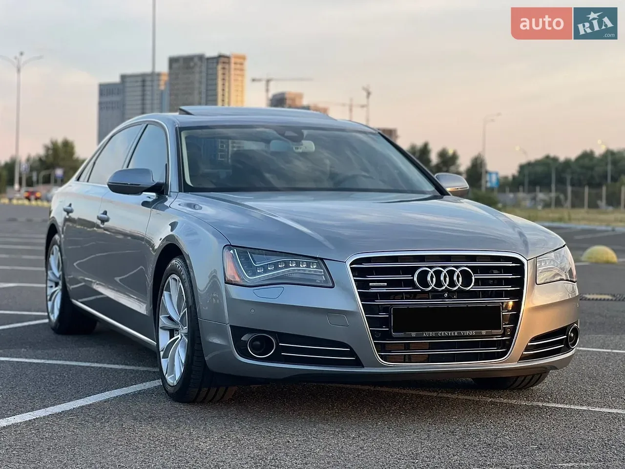 Audi A8 2013 photo 4