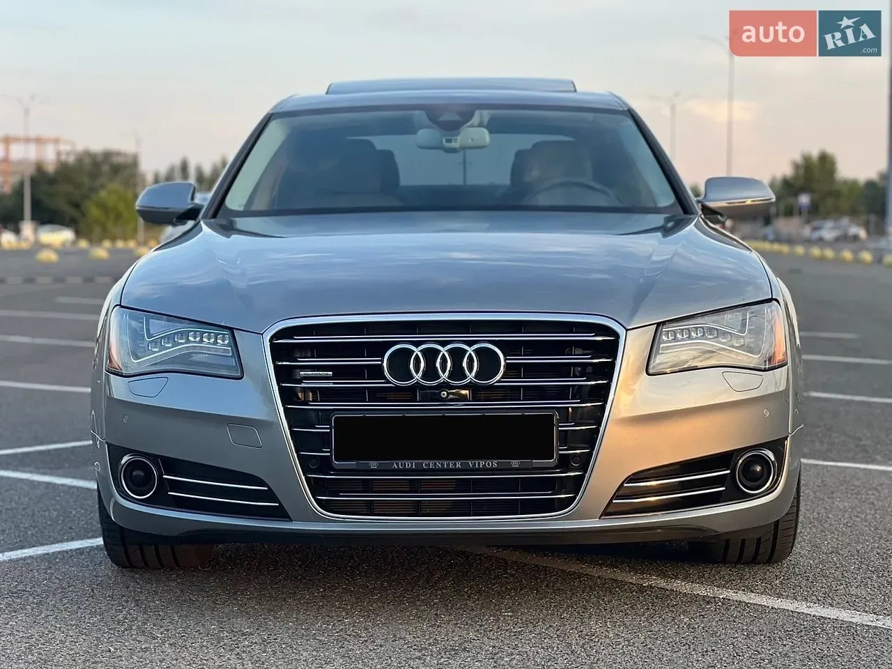 Audi A8 2013 photo 2