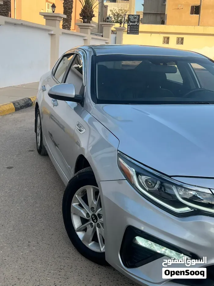Kia K5 2017 photo 3