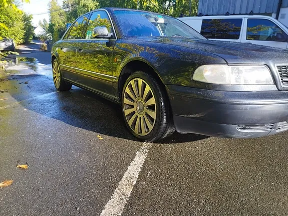 Audi A8 1996 photo 5