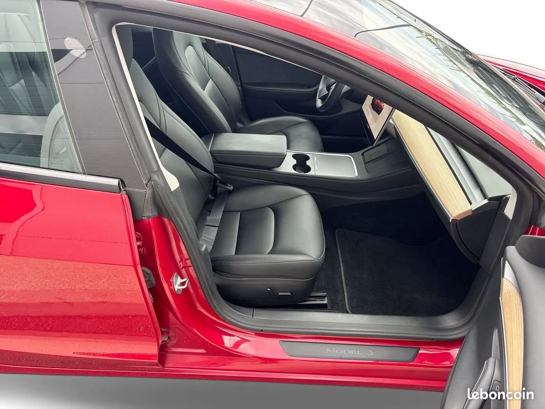 Tesla Model 3 2023 photo 4