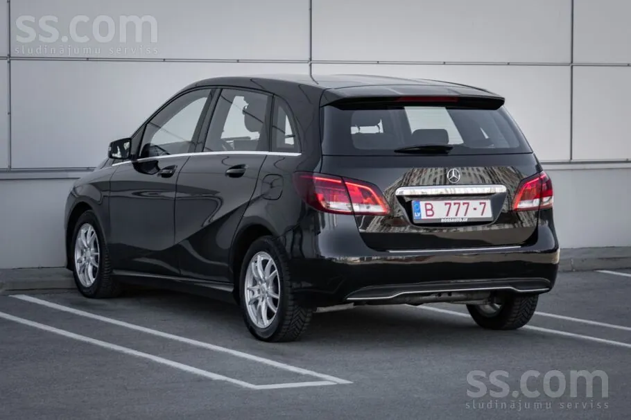 Mercedes-Benz B180 2015 photo 4