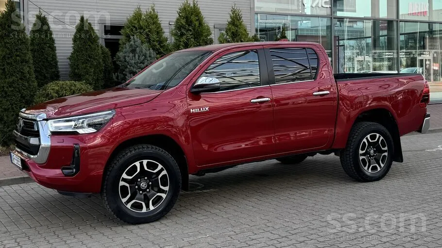 Toyota Hilux 2023 photo 3