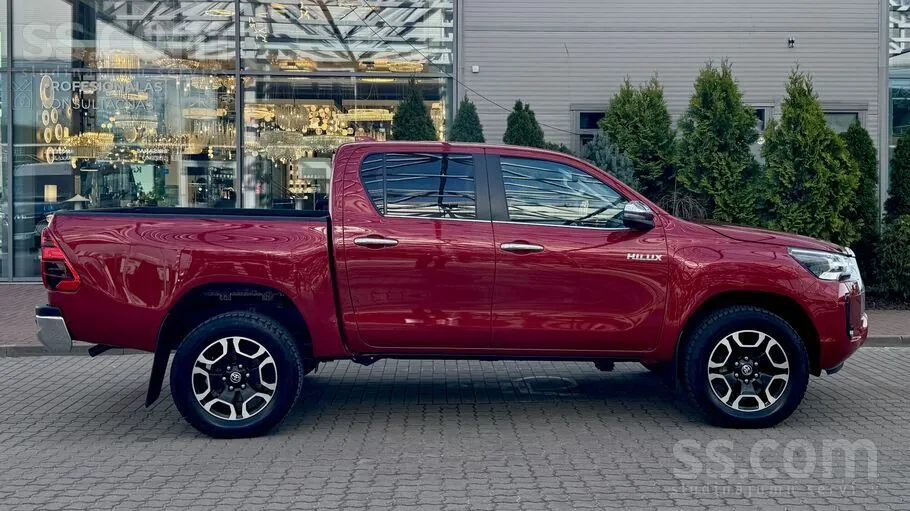 Toyota Hilux 2023 photo 5
