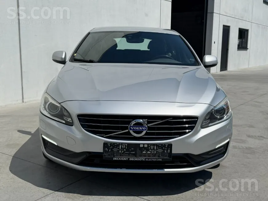 Volvo V60 2018 photo 2