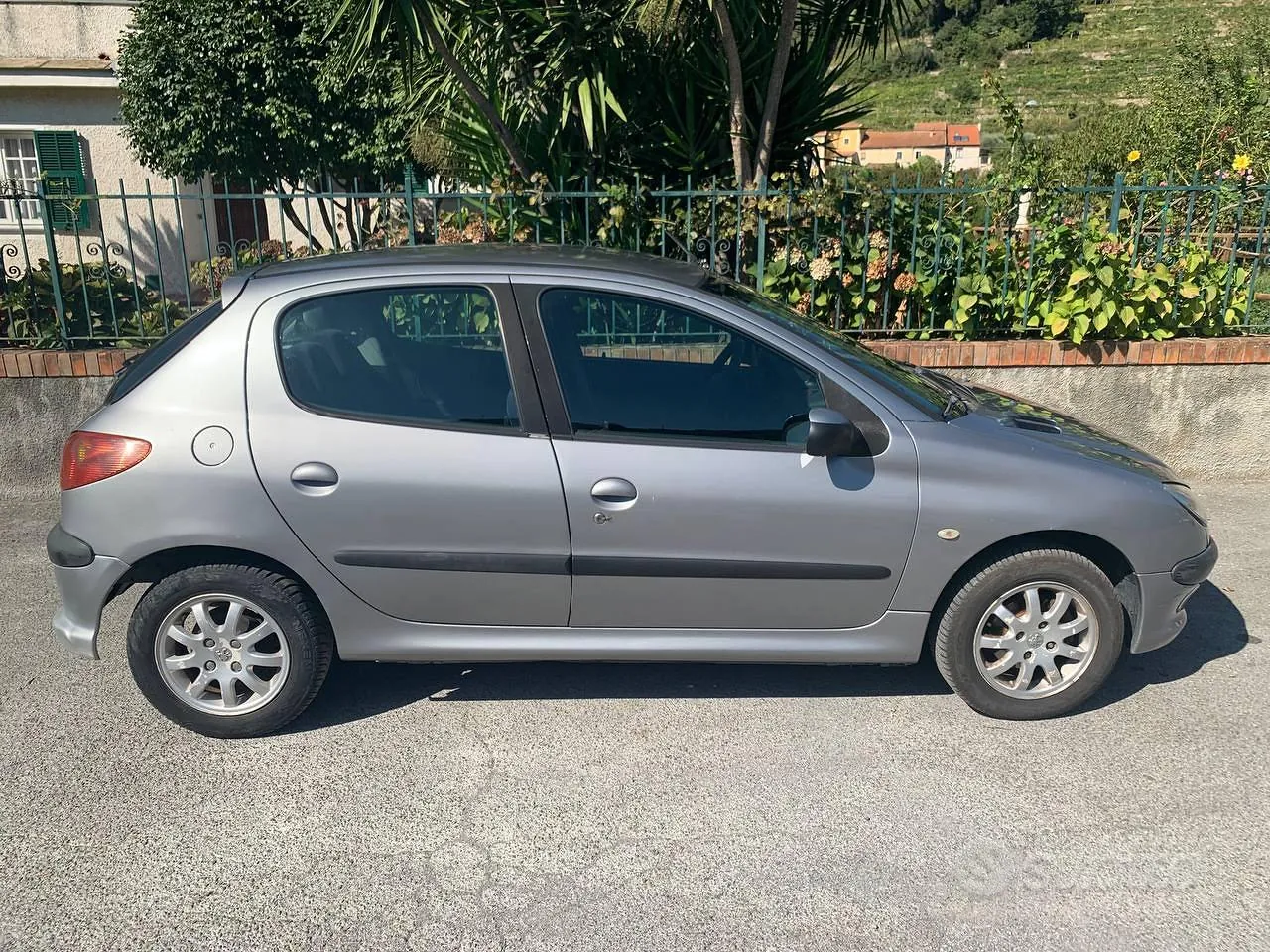 Peugeot 206 2005 photo 2