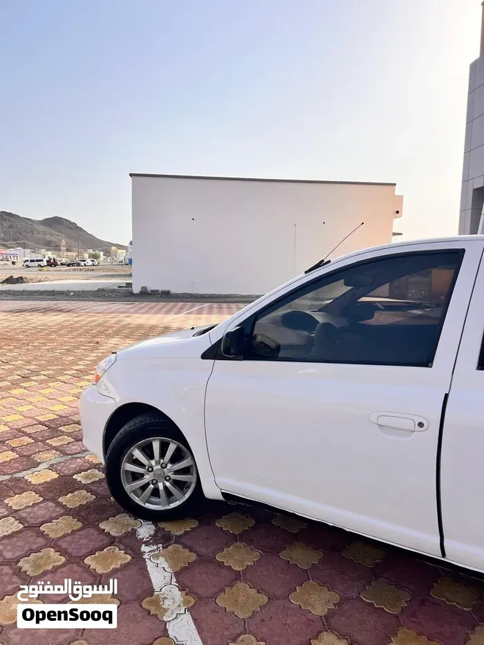 Toyota Echo 2003 photo 2