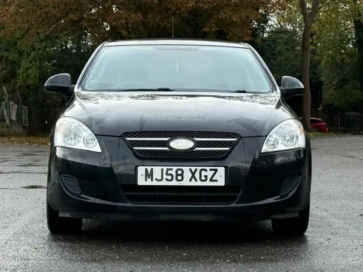 Kia Ceed 2009 photo 2