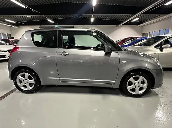 Suzuki Swift 2006 photo 5