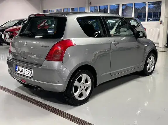 Suzuki Swift 2006 photo 3