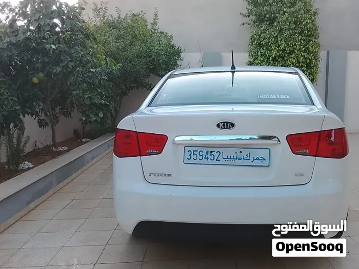 Kia Forte 2012 photo 2