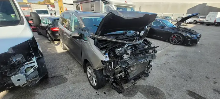 Volkswagen Sharan 2019 photo 2