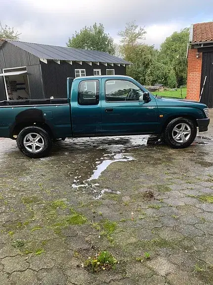 Toyota Hilux 2001 photo 5