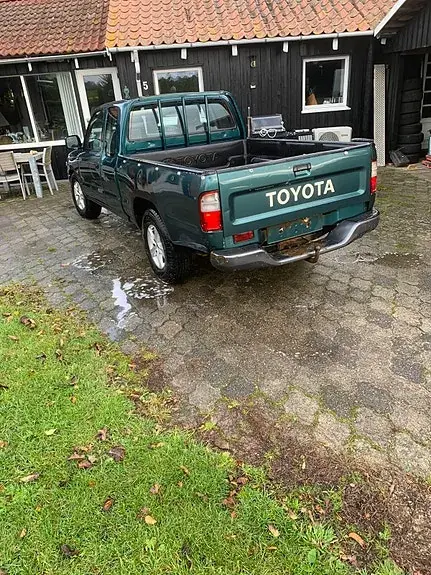 Toyota Hilux 2001 photo 3