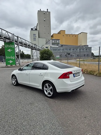 Volvo S60 2014 photo 3