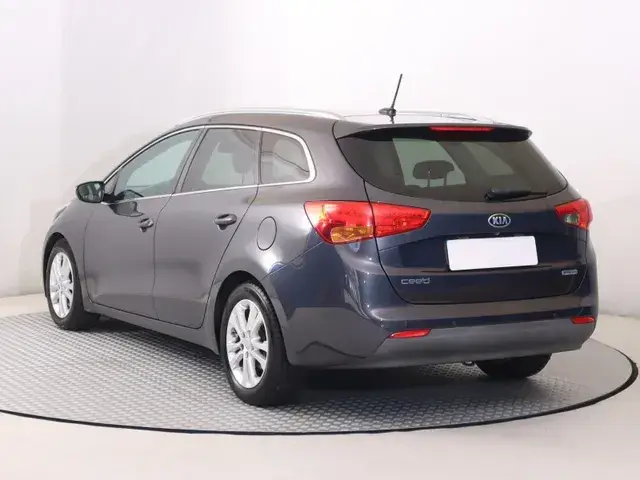 Kia Ceed Sw 2015 photo 2