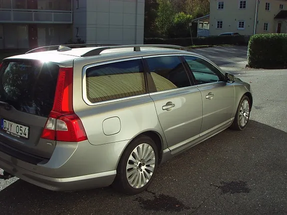 Volvo V70 2010 photo 3