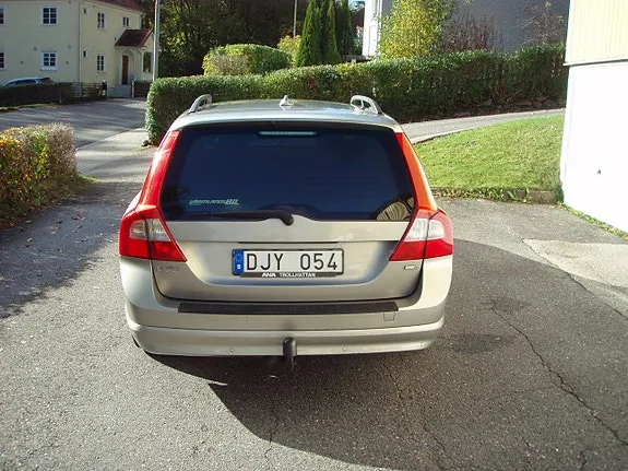 Volvo V70 2010 photo 4