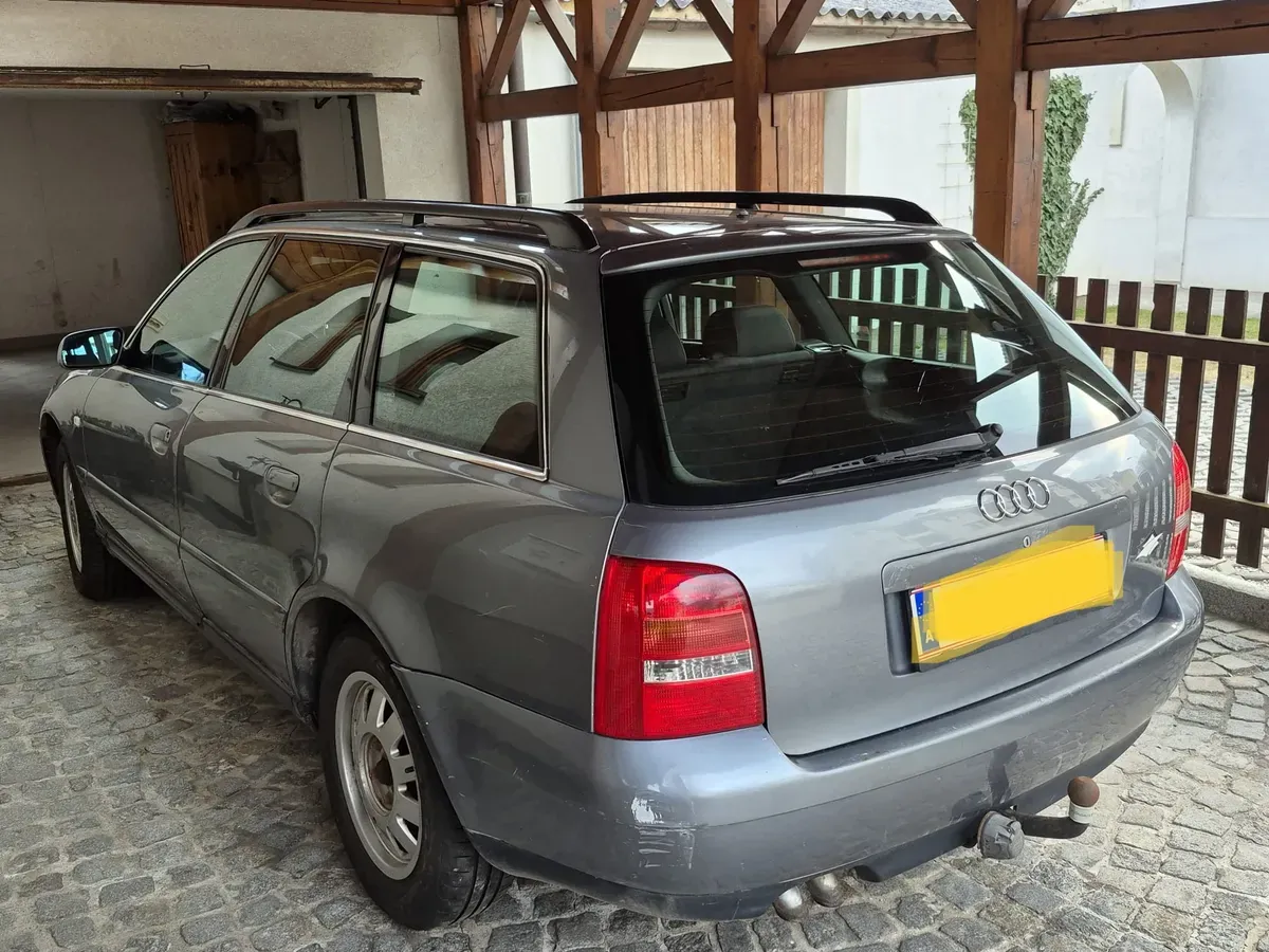 Audi A4 1999 photo 2