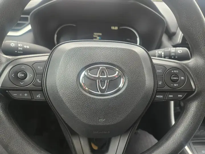 Toyota Rav4 2025 photo 5