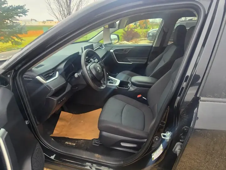 Toyota Rav4 2025 photo 4