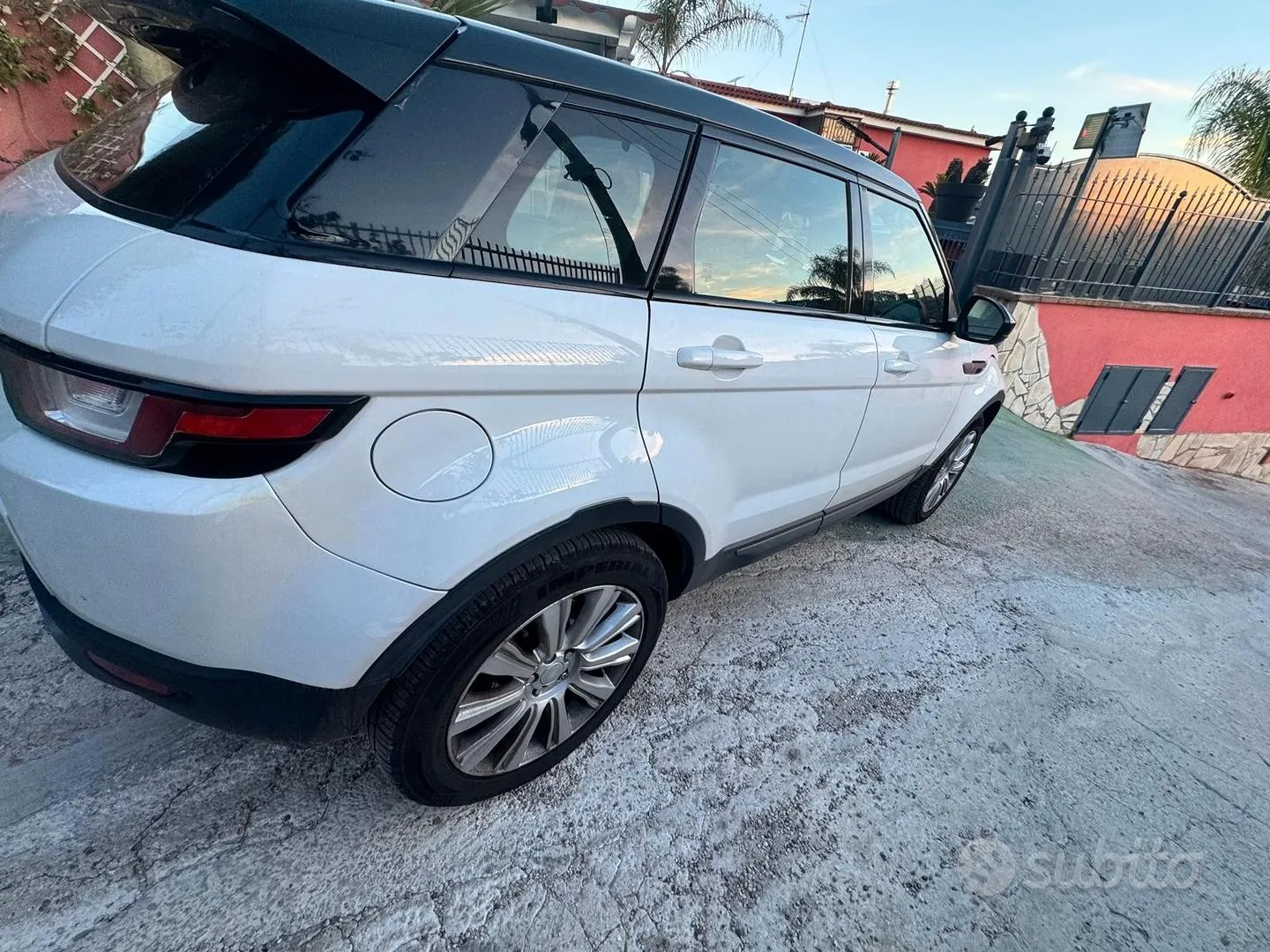 Land Rover Range Rover Evoque 2016 photo 4