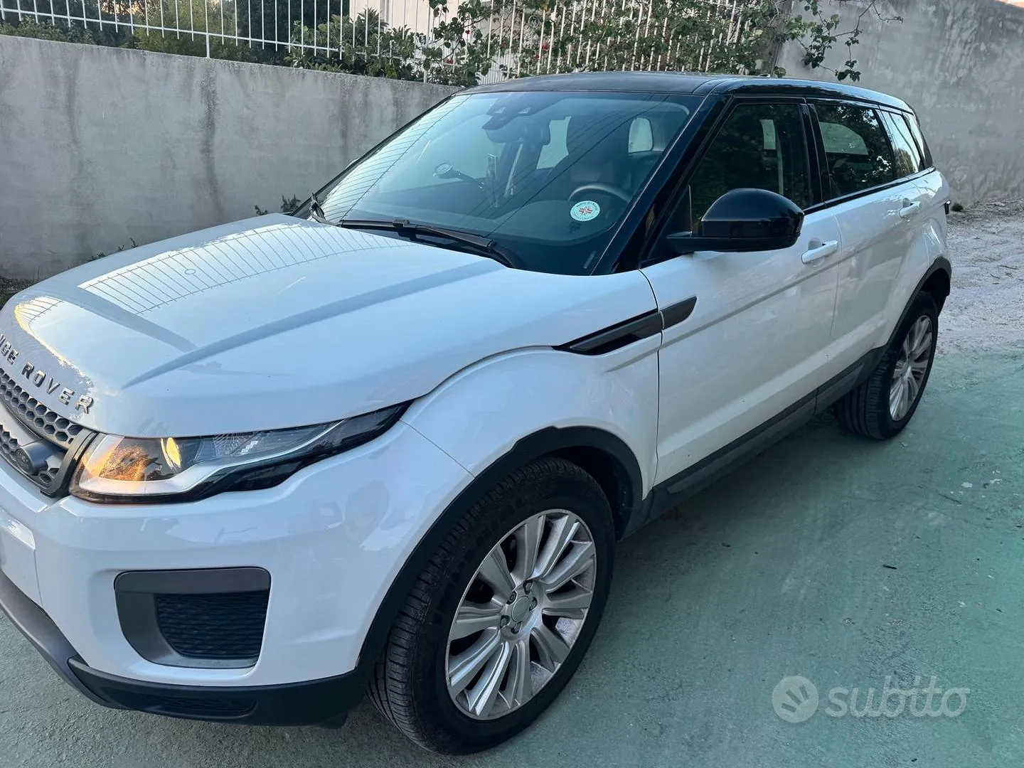 Land Rover Range Rover Evoque 2016 photo 2