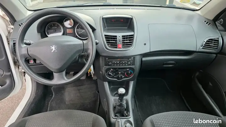Peugeot 206 2010 photo 3