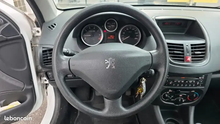Peugeot 206 2010 photo 4