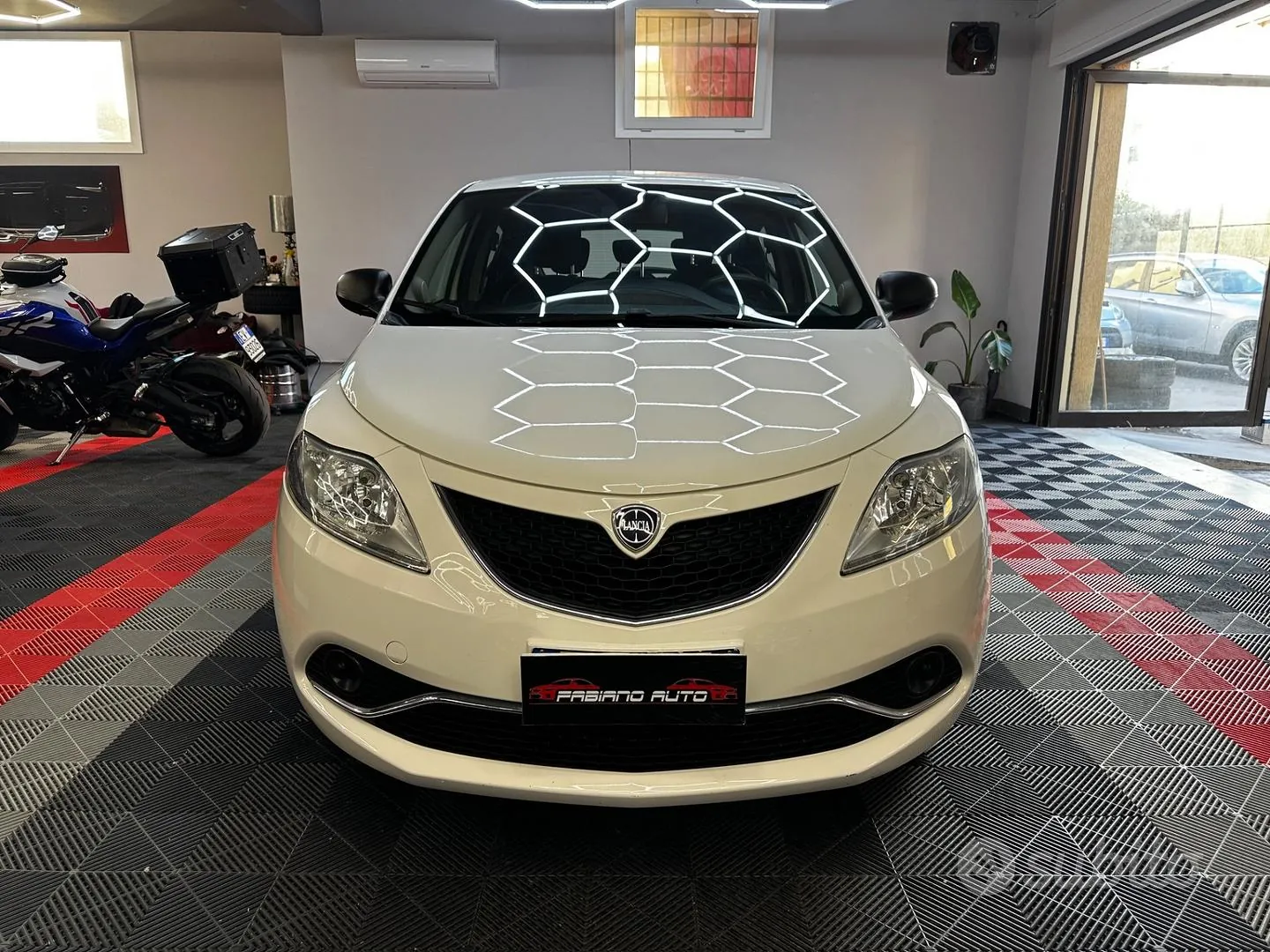 Lancia Ypsilon 2017 photo 2
