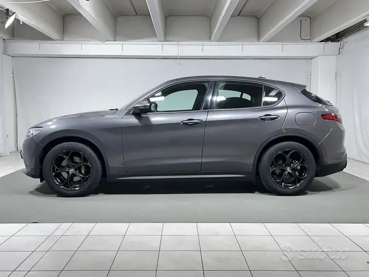 Alfa Romeo Stelvio 2023 photo 2