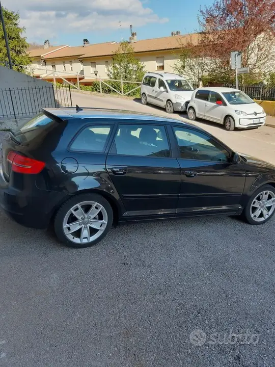 Audi A3 2010 photo 2
