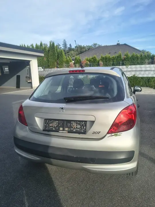 Peugeot 207 2007 photo 2