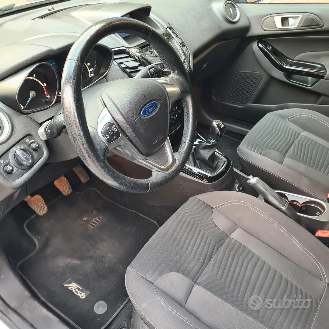 Ford Fiesta 2015 photo 5