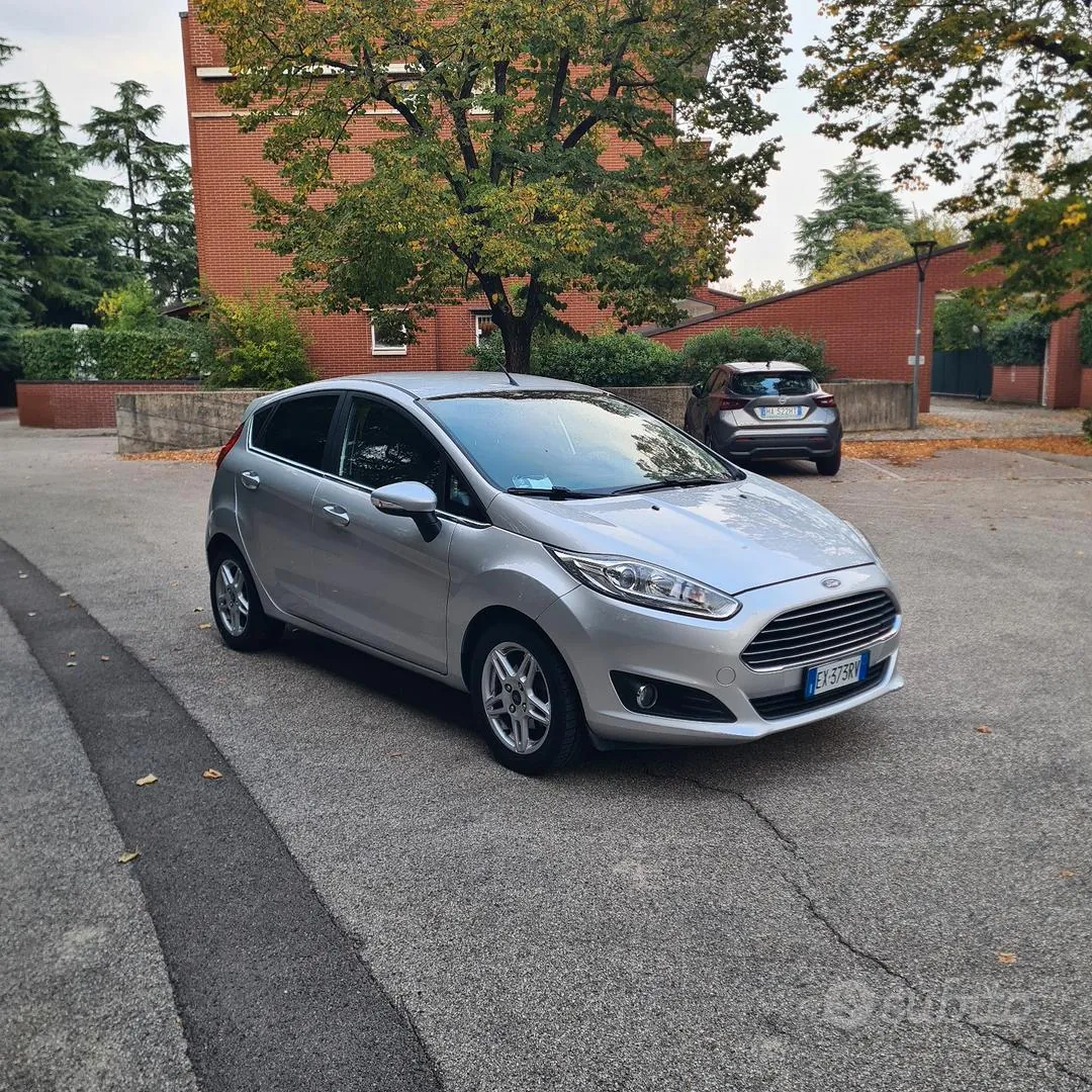 Ford Fiesta 2015 photo 2