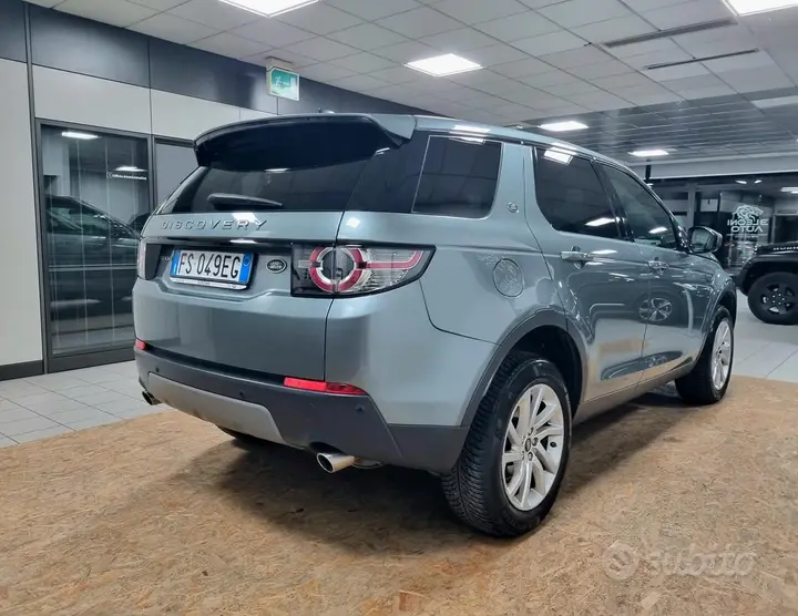 Land Rover Discovery Sport 2018 photo 3