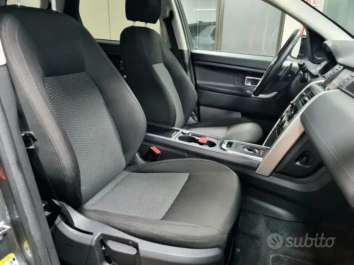 Land Rover Discovery Sport 2018 photo 5