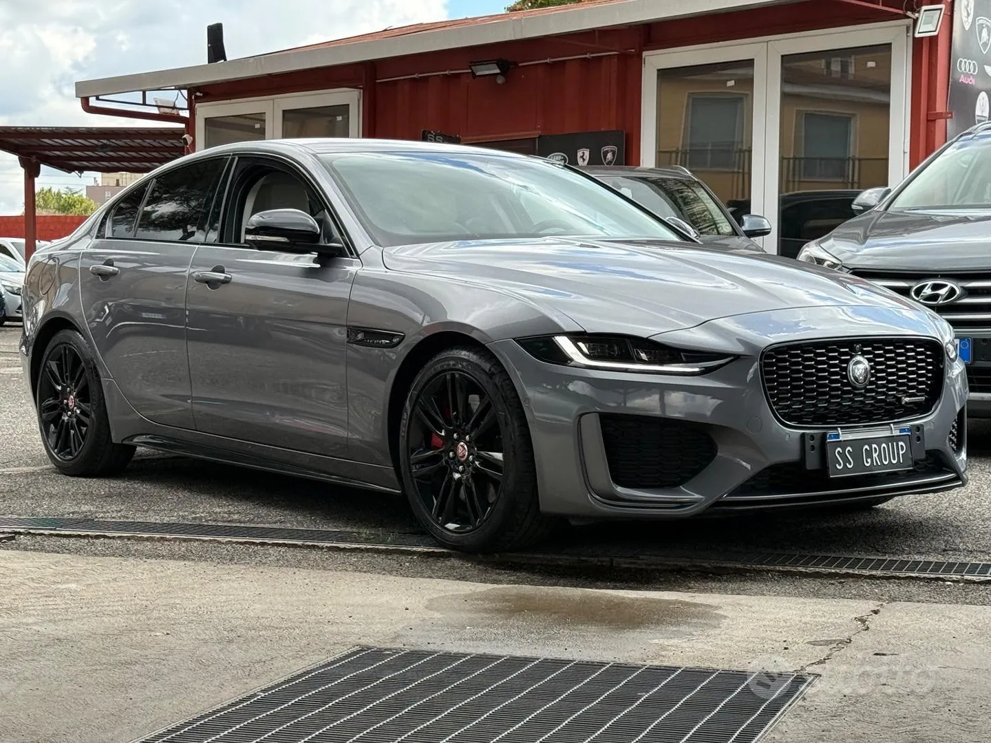 Jaguar Xe 2022 photo 3