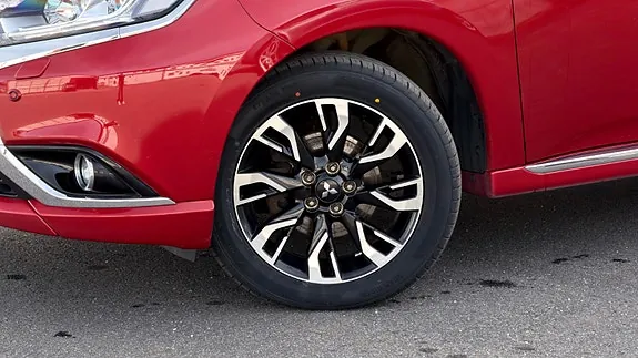 Mitsubishi Outlander 2017 photo 3