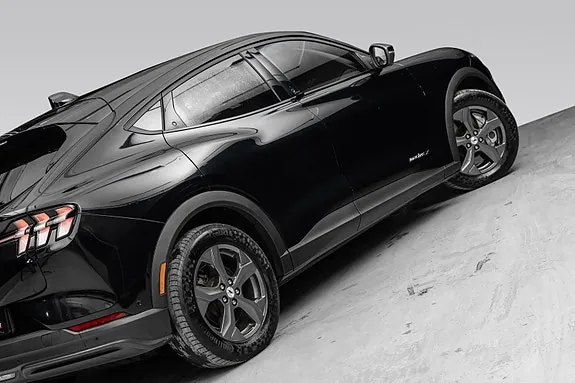 Ford Mustang Mach-E 2022 photo 4