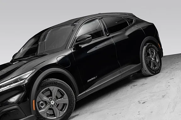 Ford Mustang Mach-E 2022 photo 3
