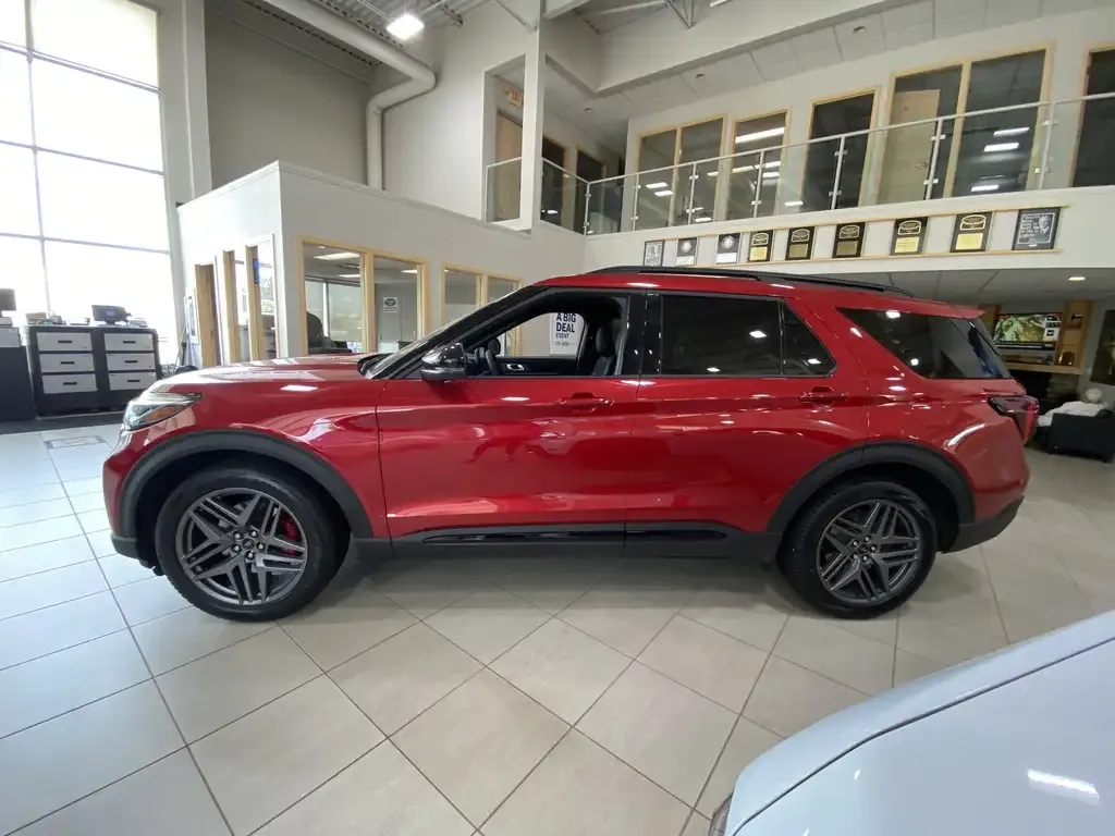 Ford Explorer 2026 photo 4