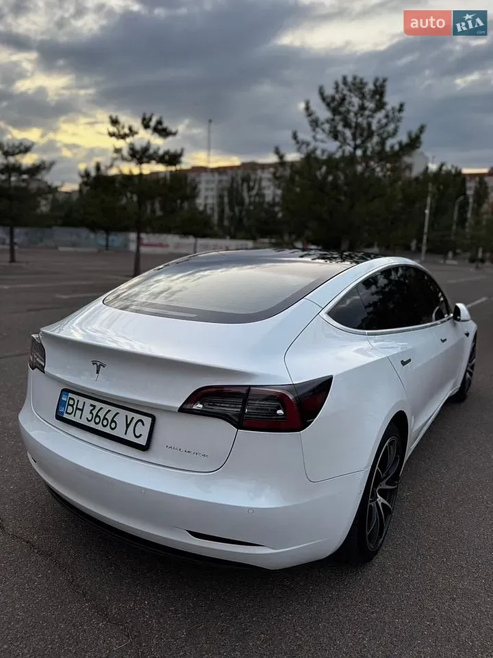 Tesla Model 3 2020 photo 5